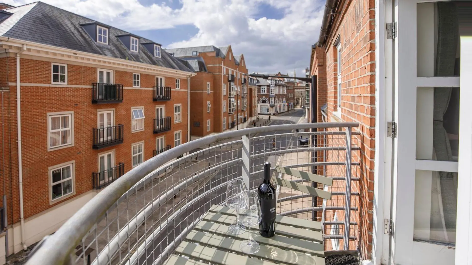 Riverside Retreat - City Centre York